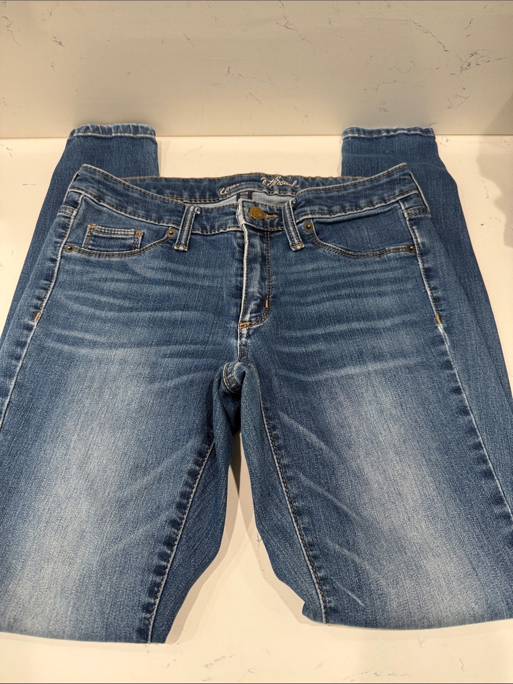 Universal Thread Women’s Skinny Jeans in Faded Blue